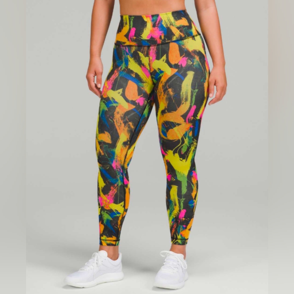 Lululemon Wunder Train Contour Fit 25" Inseam Size 8 Multi Color Abstract Print